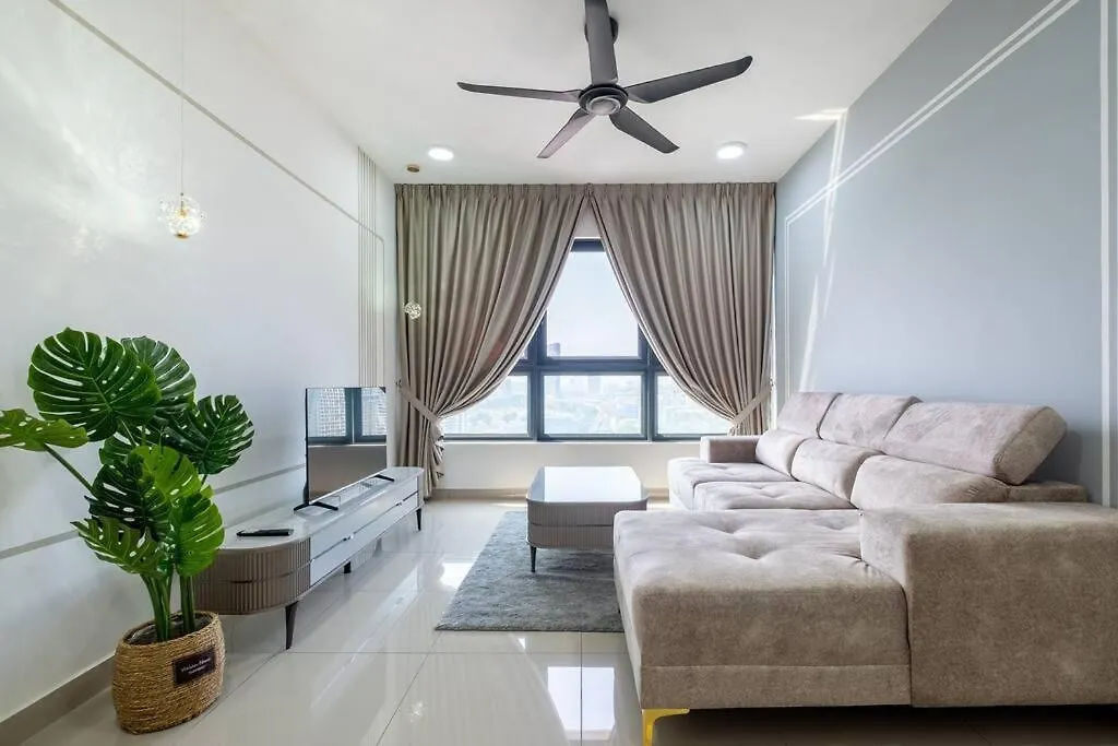 Fairy M Vertica 4Bedroom 8Pax Infinity Pool Gym クアラルンプール アパート